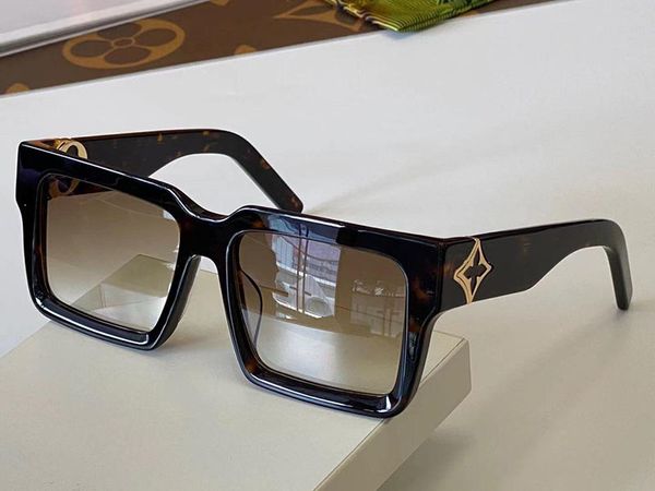 

2196 fashion summer style gradient lens sunglasses uv 400 protection for men and women vintage square plank frame come with case classic eye, White;black