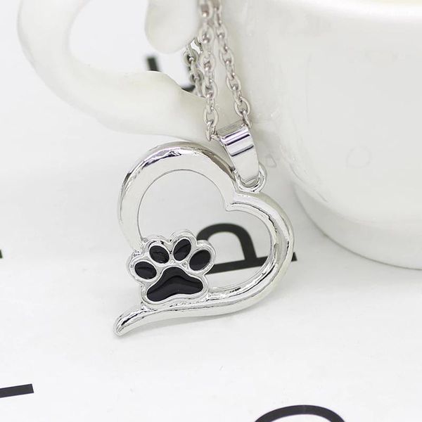 

chains 1 pc pet dog heart-shaped necklace female hollow love enamel footprint choker fashion jewelry 2021 gift, Silver