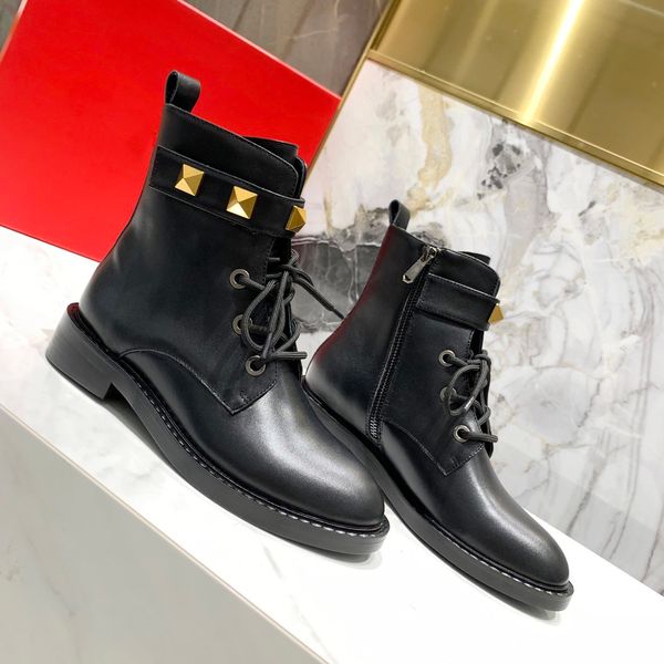 

designer leather fashion luxury high-end casual women's boots, rivet chain element, comfortable and breathable, Black