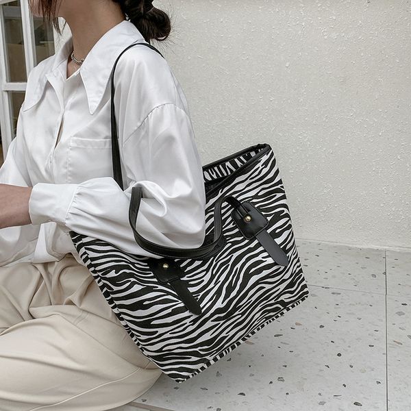 

designer handbags new fashion bag korean version large capacity women's single shoulder messenger bag atmospheric handbag