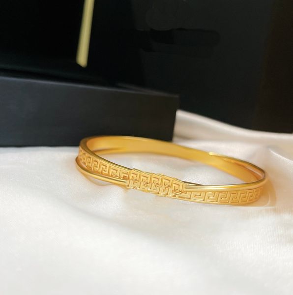 Uma marca de luxo dita bangles aaaaa designer de alta qualidade retro pulseira grande para mulher homens vintage 18k moda oficial reproduções latão ouro banhado a ouro