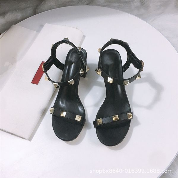 

2021 summer rivet slotted buckle thick heel sandals fairy style round head leather roman high heels, Black