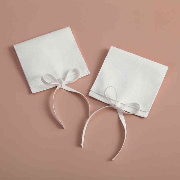 Saco de microfibra branco com corda pequenas malotes de jóias de veludo sacos de presente para brincos colar de natal casamento casamento bolsa bolsas