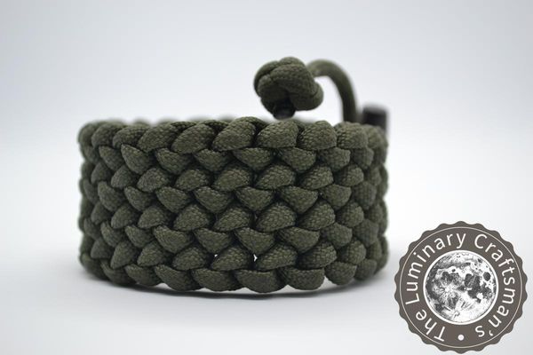 

conquistador paracord with wooden button for hiking and camping outdoor gadgets