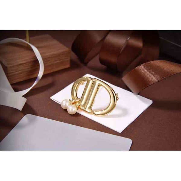 

2022 latest factory wholesale house. gold letter brooch, Gray