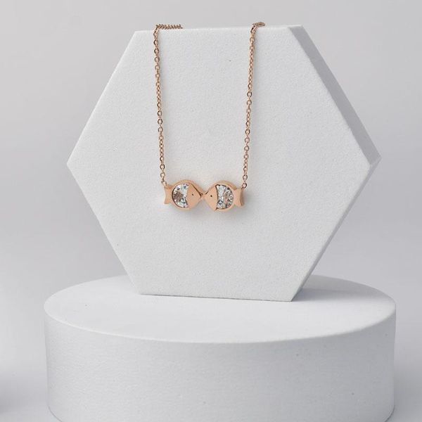 

chokers xiaoboacc kiss fish pendant necklace for women korean fashion titanium stell rose gold clavicle choker chain wholesale, Golden;silver