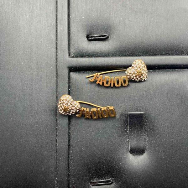 

2021 luxury designer jewelry letter star love inlaid diamond ear clip high version brass material 925 silver pin earrings female