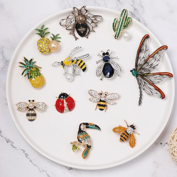 

pins, brooches juran vintage crystal pineapple dragonfly fashion jewelry for women animal & insect brooch accessories 2021, Gray
