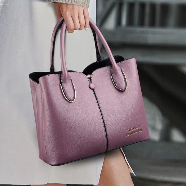 

messenger bagsmiddle winter 2021 autumn and aged styling fashion portable one shoulder messenger temperament women's bag