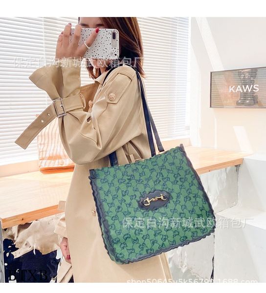 

luxury design and winter new fashion small shopping bag tote luxury three color options purses