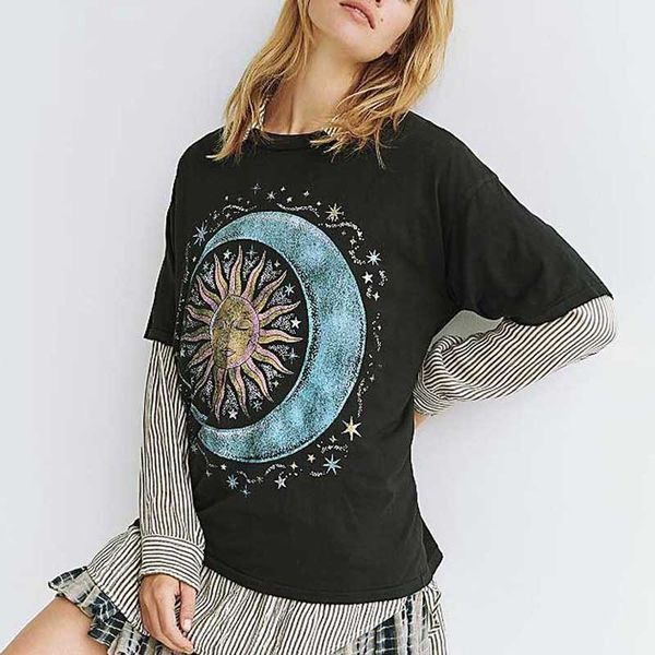 

inspired vintage black cotton summer graphi t shirts women starry sky print front casual summer tee new women 210412, White