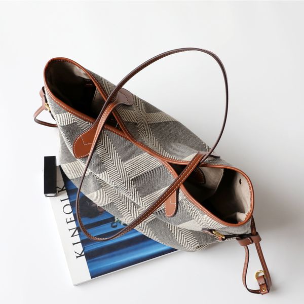 

70% off design hand 2021 new fashion leisure one shoulder capacity canvas large lattice tote shopping bag commuter bag f6mr u8rk, Red;black