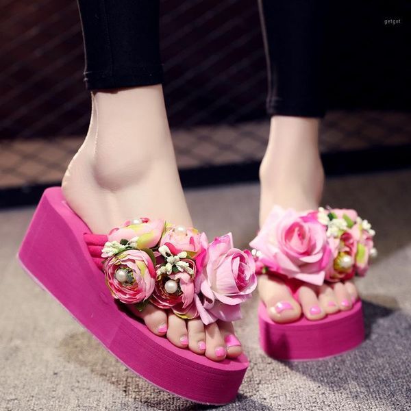 Тапочки женские модные танкетки милые шлепанцы нескользящие пляжные туфли на платформе с цветочным принтом на высоком каблуке тапочки