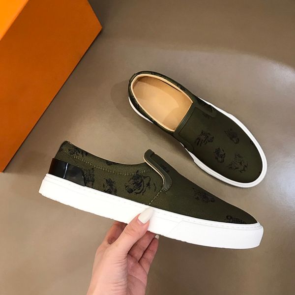 

2021 shoes ace sneakers embroidered white tiger bee brand genuine leather mens sneake casual comfortable and light q1, Red;white