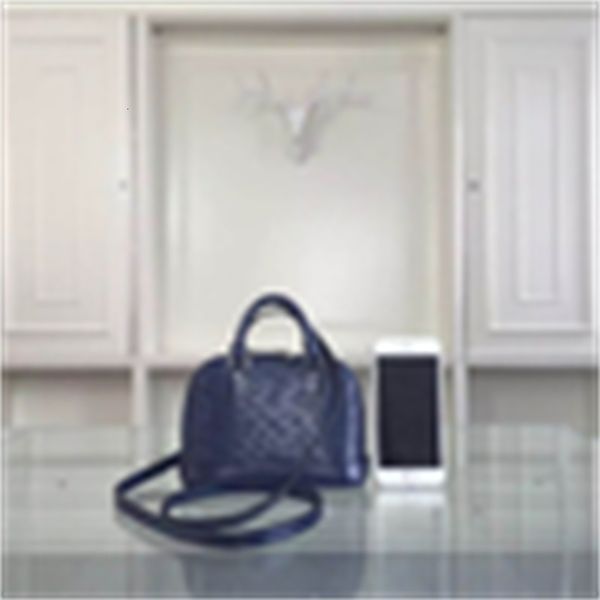 

handbags brand r luxury shoulder xz7w bags water wavy totes shell iconic wrapped in handles bright bags blue women cross body bag, Black;red