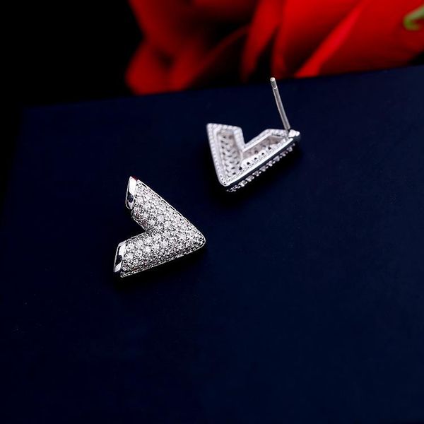 

stud small size fashion crystal cubic zirconia letter v earrings, Golden;silver