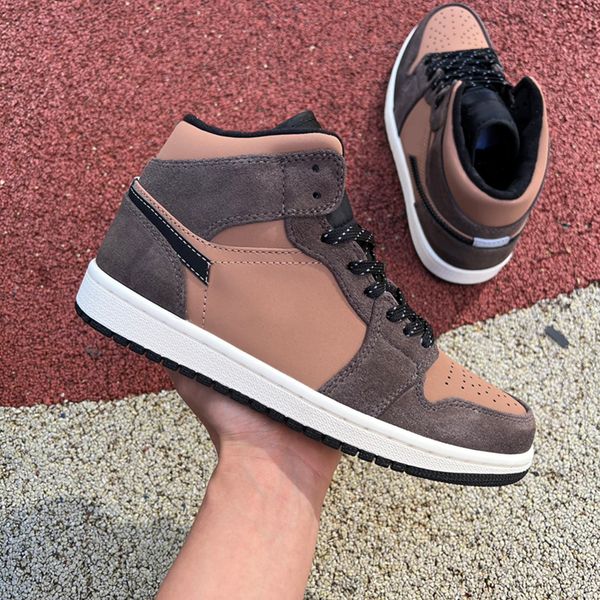 

jumpman high og 1 bred patent basketball shoes cowboy tan running trainers fashion designer sneakers university 1s hyper royal men women out, Black