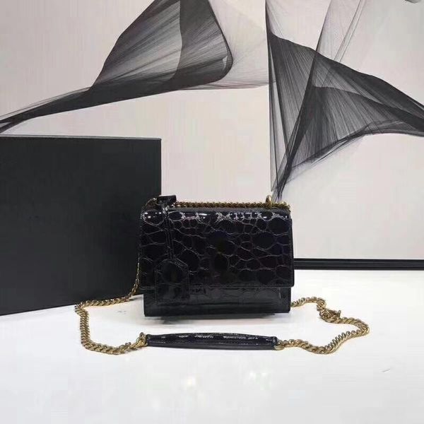 

in the latest fashion 442905 women bags double use chain leather shoulder straps magnetically sealed leather lined metal strap fashion bags