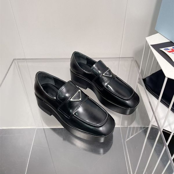 

2022famous brand shoes women's designer shoe superior quality 100% leather thick soled loafers letter buckle af1 classic black big size