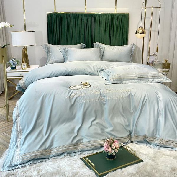 

bedding sets european-style summer ice silk quilt cover four-piece sleeping naked solid color bed sheet hat luxury bedding.