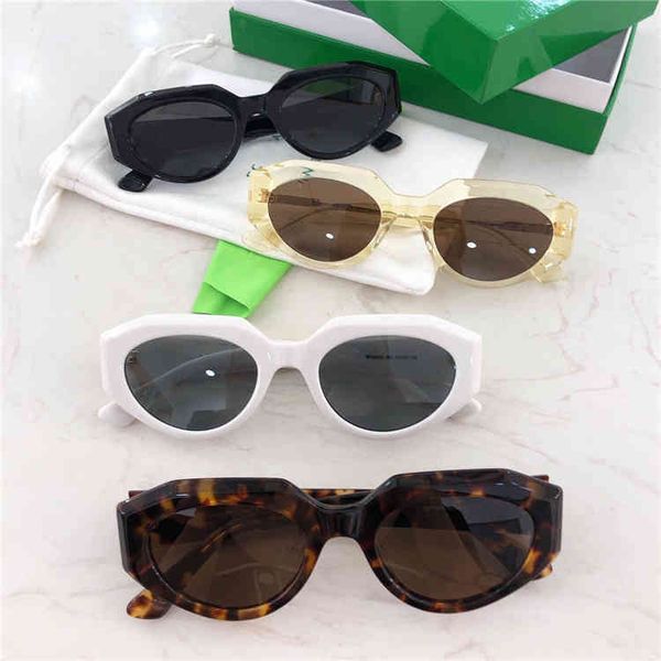 

2022 factory wholesale new model ashui net red same geometric cat's eye personalized street splate small frame bv1031 sunglasses, White;black