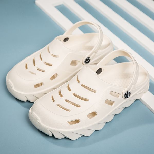 

walking sandals outdoor comfortable fashion beach hole shoes luxurys designers summer slippers men women lady gentlemen fisherman, Black