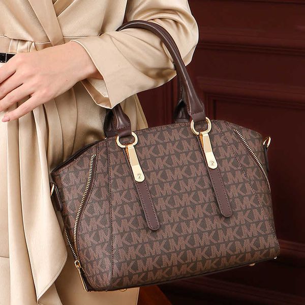 

luxury handbags hong kong women's hand 2021 fashion autumn and winter leather women's old flower m's msenger bag