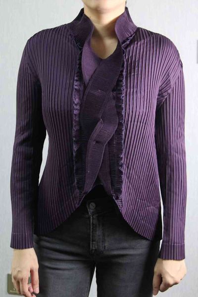 

knits miyake fashion fold long-sleeved stand collar t-shirt, White