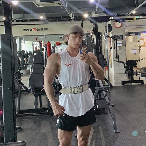 

men' tank 2021 bodybuilding men gyms fitness workout cotton sleeveless shirt clothing male casual stringer singlet vest top, White;black