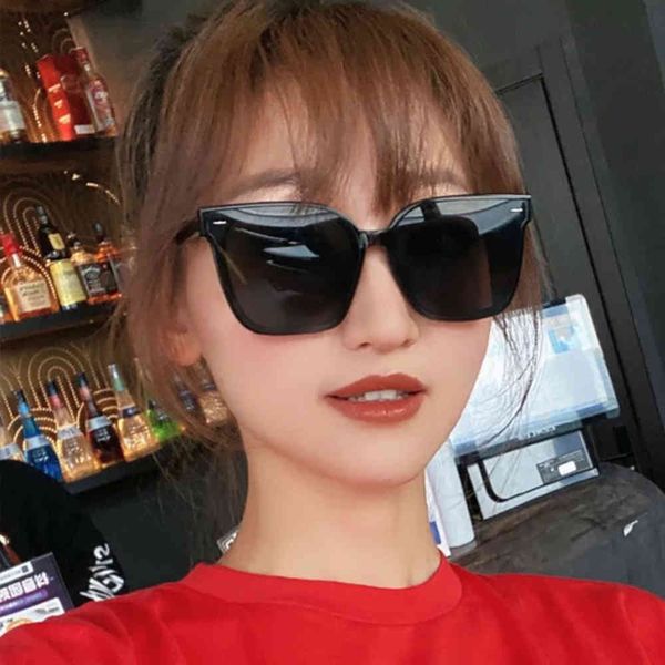 

2022 new fashion korean version rice nail sunglasses, White;black