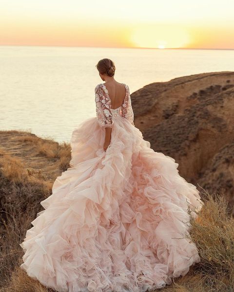 Abito da sposa senza spalline con applicazioni in pizzo Treno staccabile Senza schienale Custom Made Puffy Tulle Abiti da sposa da sogno Robe De Mari￩e