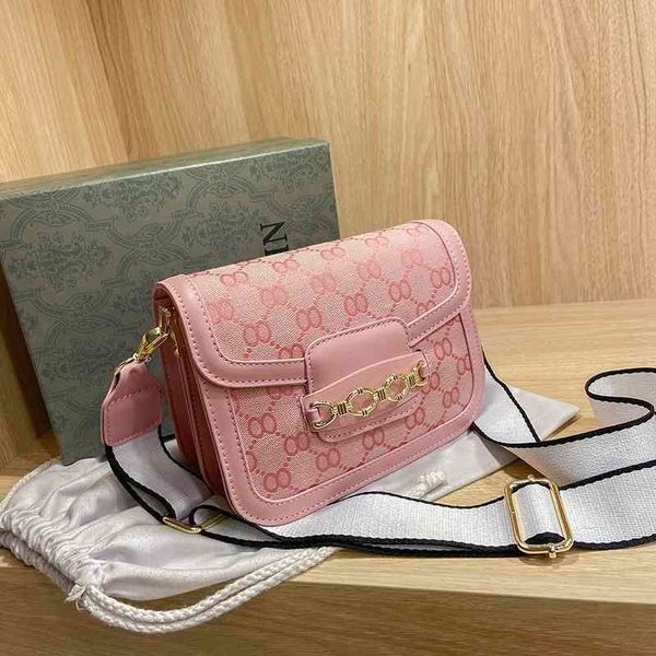 

2022 factory wholesale handbag trend women's red underarm one shoulder cross saddle