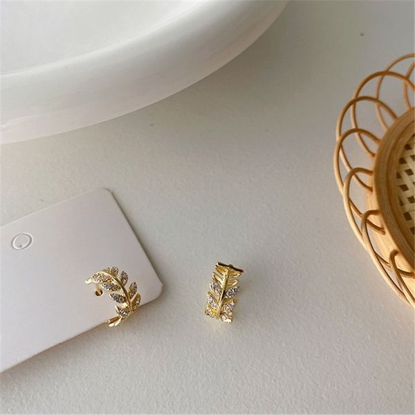 

7ys silver needle korea east gate stud female minority national and earringstemperament fashion zircon leaf earrings indiffere, Golden;silver