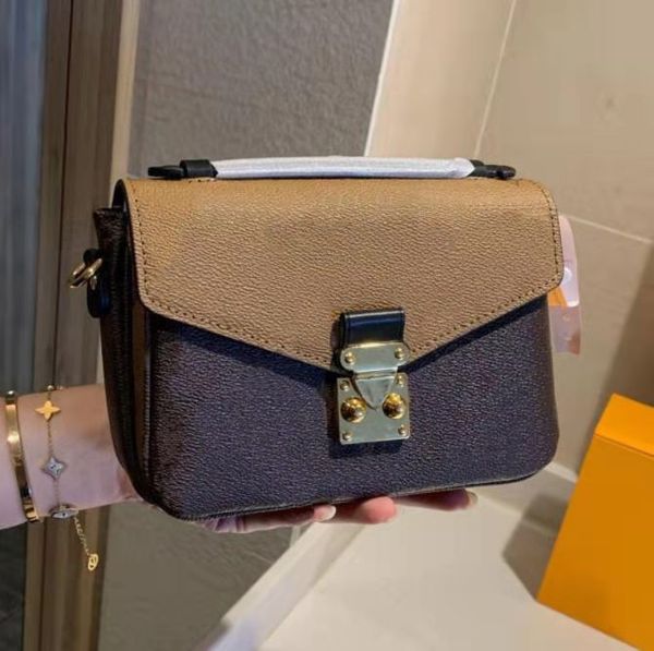 

Top 5A shoulder Messenger Bags lady fashion luxurys handbags Cross body Hasp Removable leather straps Multi practical pockets compartments, Brown
