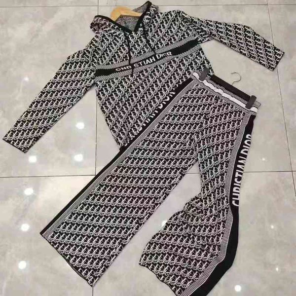 

2022 factory wholesale new model autumn loose fashion letter hooded simple two-piece set long sleeved trousers for women, White