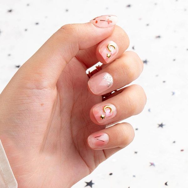 

24pcs super fairy sweet pattern design star moon decor fake nails press on short style round head detachable finished nail tips1, Red;gold