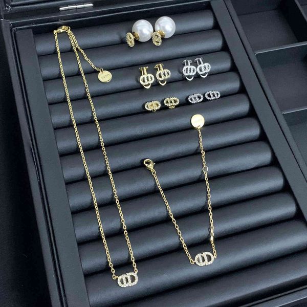 

70% off outlet online family's new letter earrings for years, Silver