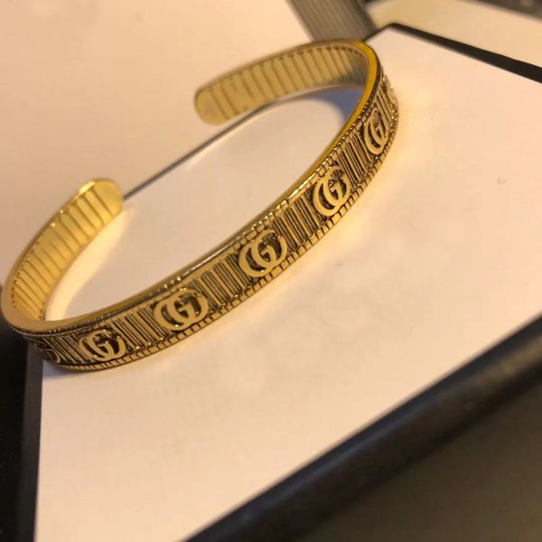 

open mouth bracelet for female fashion lovers, Black