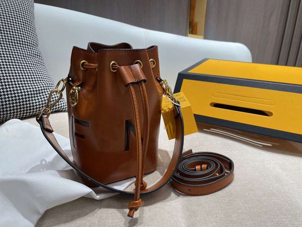 

2021 bucket bag fashion designer bag compact exquisite drawstring leisure all-match style street style high-end brand