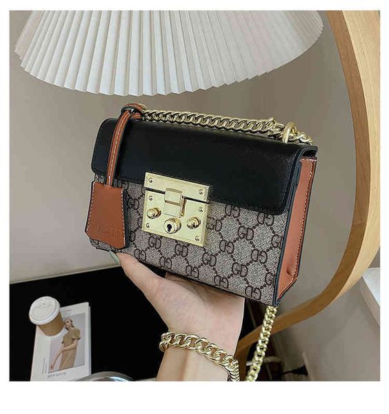 

2022 factory wholesale new model direct hands urban sense autumn chain small square printed portable single shoulder diagonal women's b