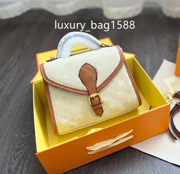 

fashion cowhide lady middle mail bag made in new fashion