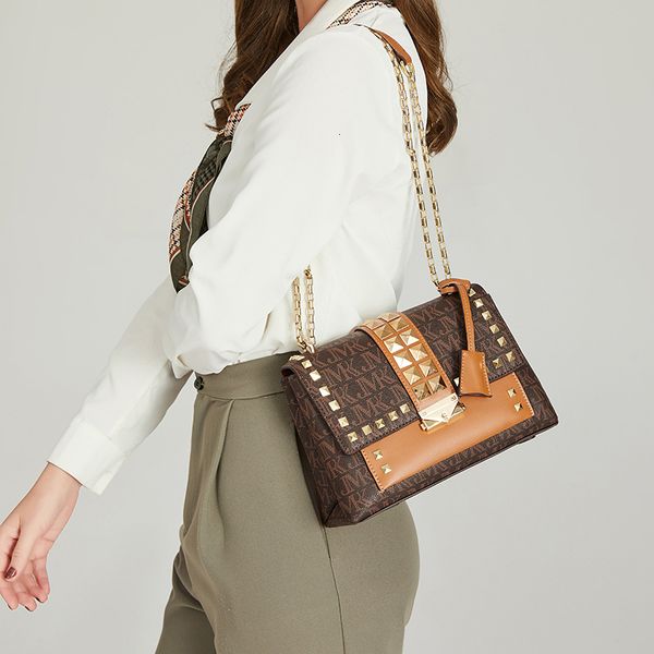 

axillary package bag women 2021 fashion korean women's bag trend single shoulder rivet chain small square