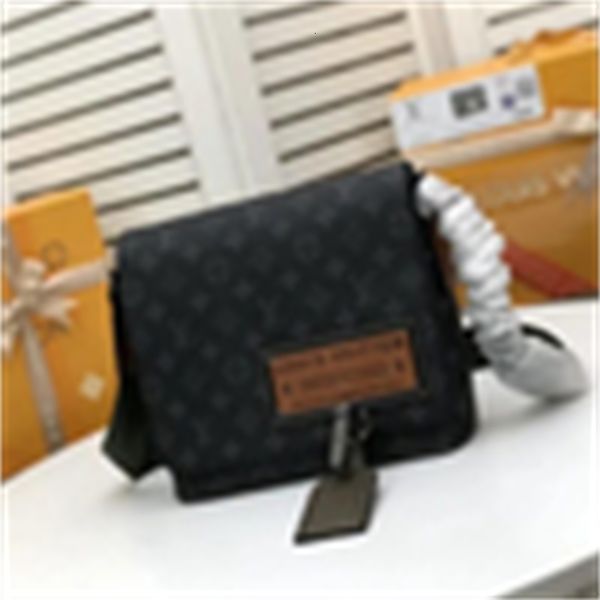 

cross brand designer handles luxury m30239 bags district medium shoulder handbag men's body bag new large-capacity totes handbags iconi