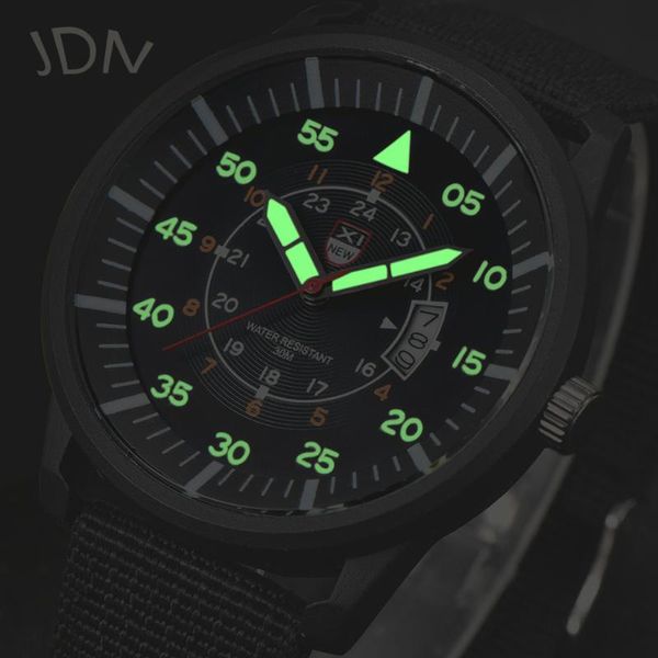 Orologi da polso Indicatore luminoso Orologio da uomo Cinturino in tela di nylon Resistente all'usura Funzione data automatica esterna Sport Reloj Hombre