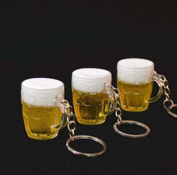 Mini Resina Bicchieri di Birra Portachiavi Auto Portachiavi Portachiavi 4 * 3cm Uomo Donna Ciondolo Gioielli Simulazione Cibo Creativo Borsa Fredda Accessori Per Bar Promozione