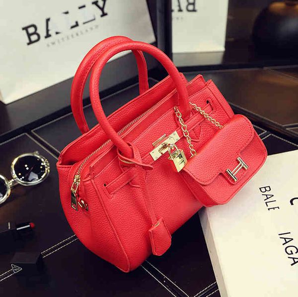 

new fashionable women's bag in autumn and winter