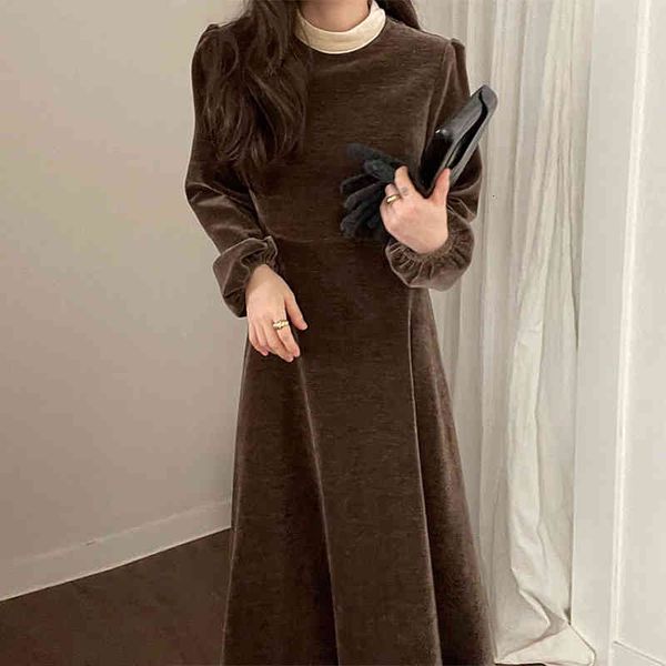 

elegant vintage dress ins fashion winter color contrast design o-neck puff sleeve belted waist pleated velvet dress, Black;gray
