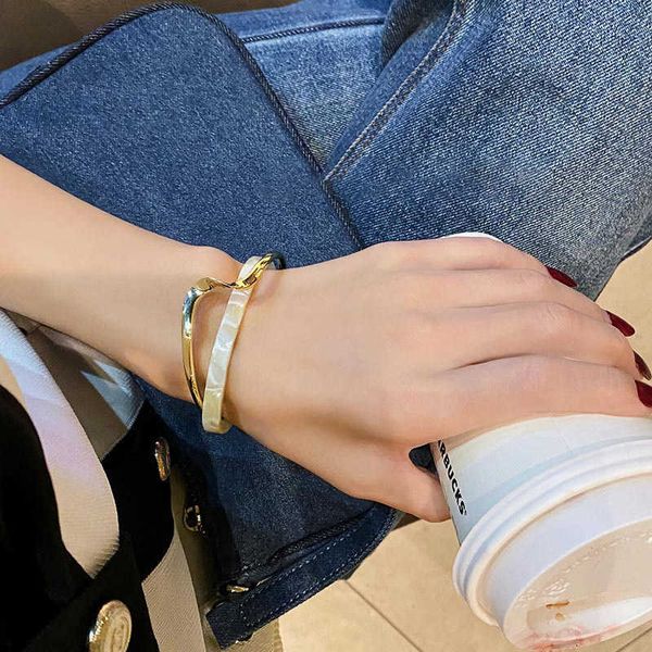 

bilandi 2021 new korean simplicity line glossy two layer fashion bracelet metal bangle cuff for women girls party jewelry gifts q0719, Black