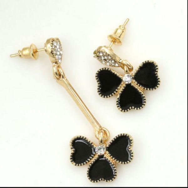 

new s925 silver needle earrings with asymmetric length four leaf flower love earrings, Black