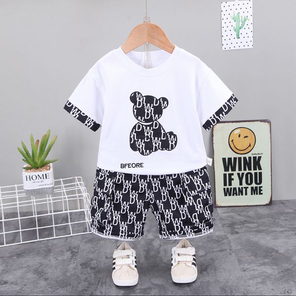 Set di abbigliamento Nuovi vestiti per bambina estiva Suit Boys Cotton Cartoon Bear T-shirt+Shorts 2 pezzi/set per bambini in costume casual per bambini